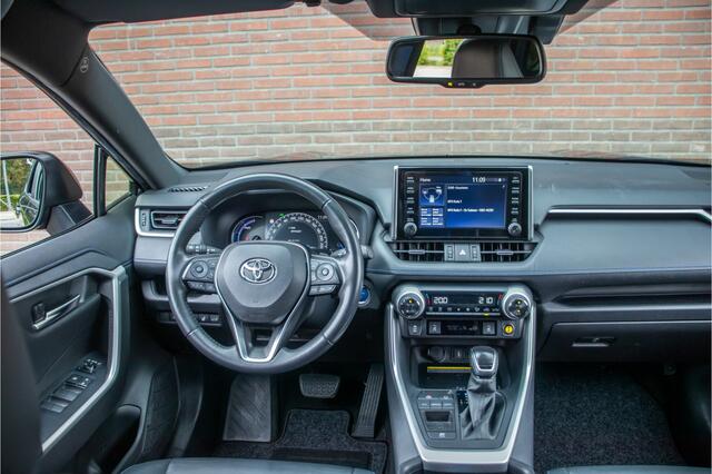 Toyota RAV4 2.5 Hybrid Bi-Tone, Full LED, Stoel & Stuurverwarming, Adaptive Cruise, Carplay, Half leder, Camera, Keyless, DAB+.