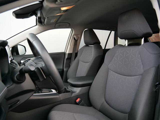 Toyota RAV4 2.0 VVT-iE Dynamic 176 Pk Automaat Navigatie / DAB / Apple Carplay / Keyless / Camera