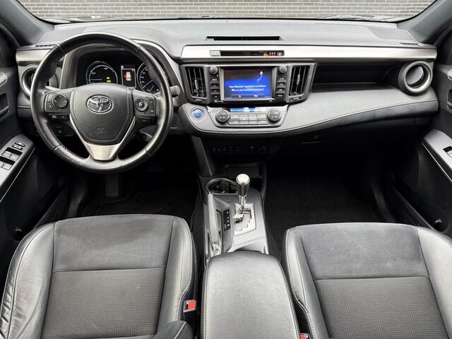 Toyota RAV4 2.5 Hybrid Style / Automaat / Trekhaak / Navigatie / Adaptieve Cruise Control / Climate Control / Camera / Bluetooth / Stoelverwarming /