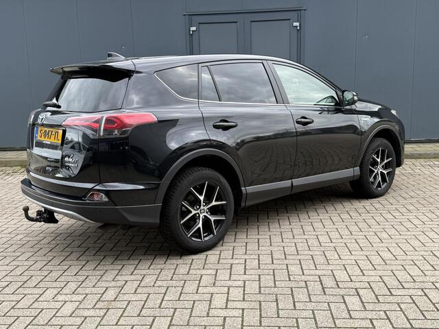Toyota RAV4 2.5 Hybrid Style / Automaat / Trekhaak / Navigatie / Adaptieve Cruise Control / Climate Control / Camera / Bluetooth / Stoelverwarming /