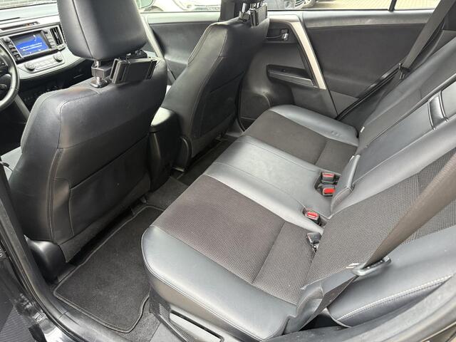 Toyota RAV4 2.5 Hybrid Style / Automaat / Trekhaak / Navigatie / Adaptieve Cruise Control / Climate Control / Camera / Bluetooth / Stoelverwarming /