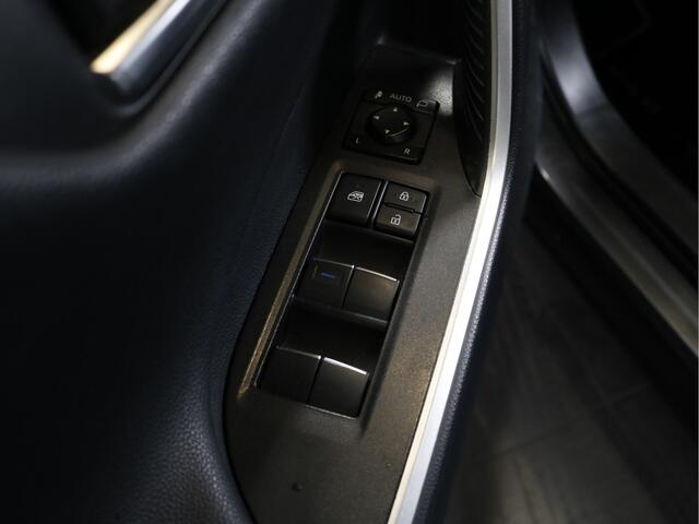 Toyota RAV4 2.5 Hybrid AWD First Edition | Trekgewicht 1.650 kg | Apple Carplay |