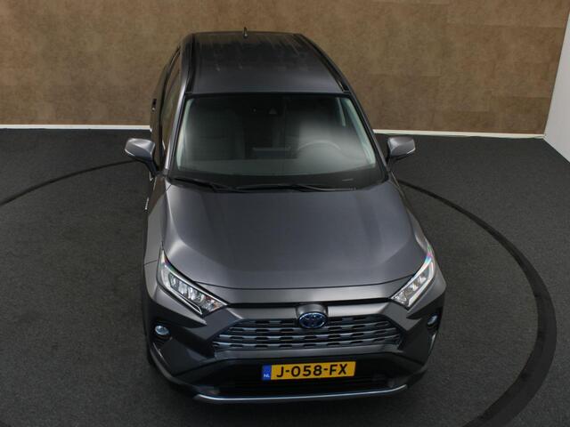 Toyota RAV4 2.5 Hybrid Style - ORIGINEEL NEDERLANDSE AUTO - AFNEEMBARE TREKHAAK (800KG GEREMD) - ELEKTRISCHE ACHTERKLEP - VOORSTOELEN VERWARMD - APPLE CARPLAY/ANDROID AUTO - CRUISE CONTROL ADAPTIEF - KEYLESS ENTRY/START - ACHTERUITRIJCAMERA