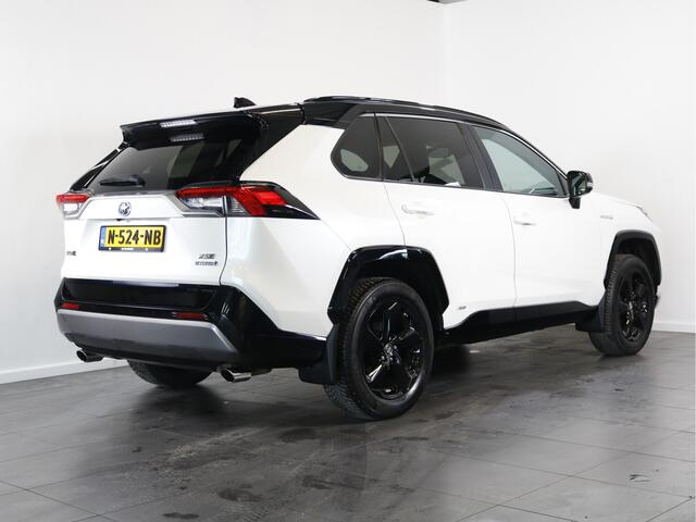 Toyota RAV4 2.5 Hybrid AWD Bi-Tone | Schuif - / kanteldak | Alarm klasse 3 | Trekgewicht 680 kg door Amerikaanse uitvoering |