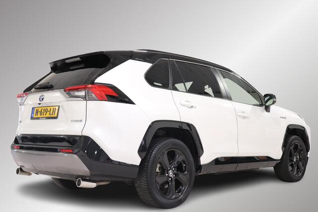 Toyota RAV4 2.5 Hybrid AWD Bi-Tone, Stuur & Stoel en Voorruitverwarming, Camera, Apple Carplay / Android auto!
