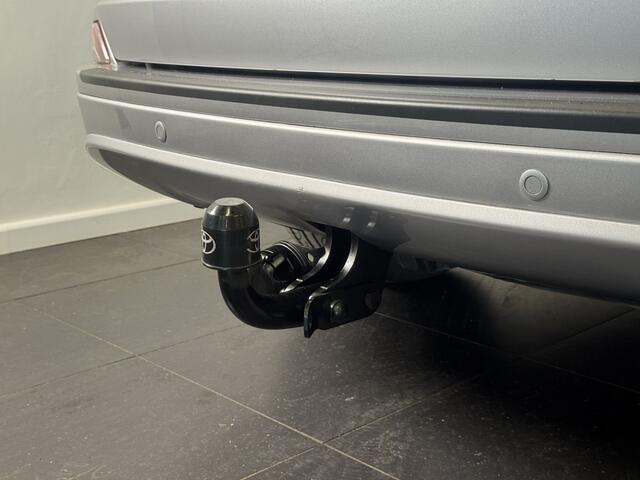 Toyota RAV4 2.5 Hybrid AWD Style | Lederen bekleding | Trekhaak | Stoelverwarming | 1650kg trekgewicht |