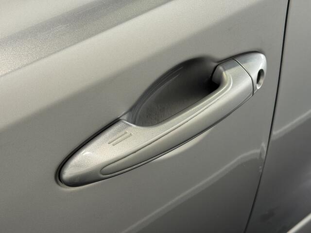 Toyota RAV4 2.5 Hybrid AWD Style | Lederen bekleding | Trekhaak | Stoelverwarming | 1650kg trekgewicht |