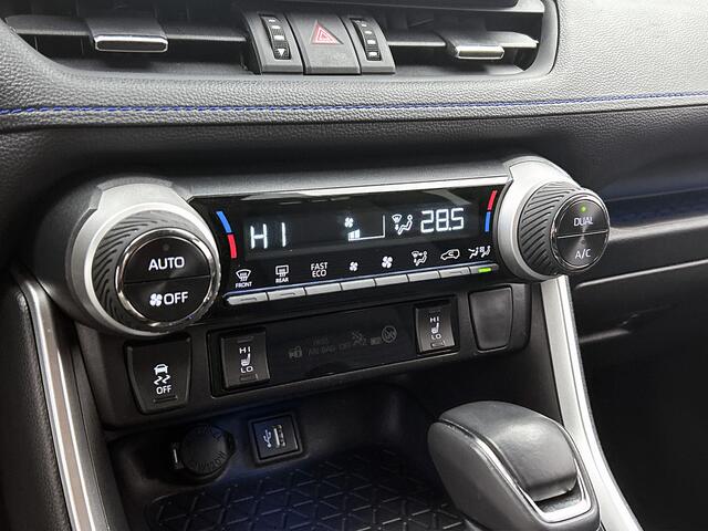 Toyota RAV4 2.5 Hybrid AWD Bi-Tone | BTW Voertuig | Stoelverwarming | Draadloos laden |