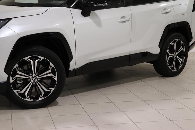 Toyota RAV4 2.5 Plug-in Hybrid AWD Bi-Tone Plus, BSM, JBL, 360 Camera, Stoelventilatie en Verwarming!