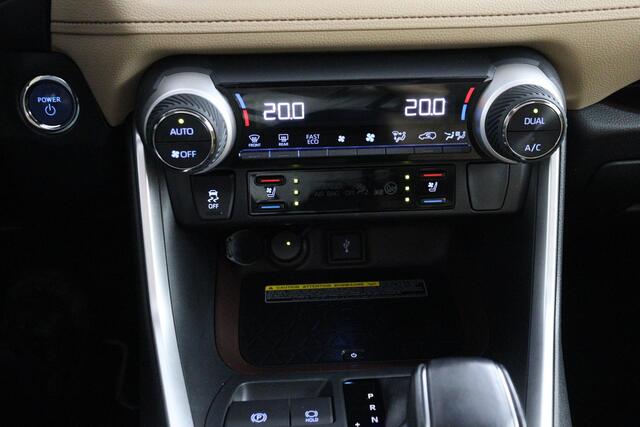 Toyota RAV4 2.5 Hybrid AWD Executive | Premium Pack | elektrisch glazen panorama-dak | Trekhaak |