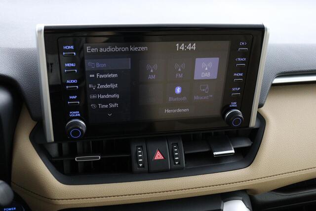 Toyota RAV4 2.5 Hybrid AWD Executive | Premium Pack | elektrisch glazen panorama-dak | Trekhaak |