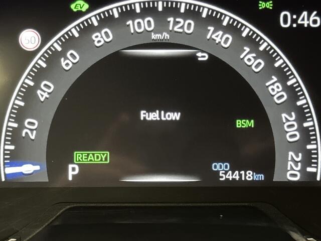 Toyota RAV4 2.5 Hybrid AWD ADVENTURE | 1650 kg trekgewicht | Trekhaak | Carplay | Stoelverwarming | IQ-lader telefoon | Elektrische achterklep