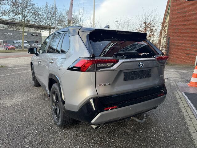 Toyota RAV4 2.5 Hybrid Bi-Tone // NAVI // TREKHAAK // ADAPTIVE CRUISE // CLIMA // ELEK. ACHTERKLEP // 360 CAMERA //