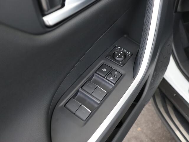 Toyota RAV4 2.5 Plug-in Hybrid AWD Bi-Tone Plus | DEMO & DIRECT LEVERBAAR | Trekhaak | Panoramadak | Treeplanken | JBL | Memory | DEMO Edwin