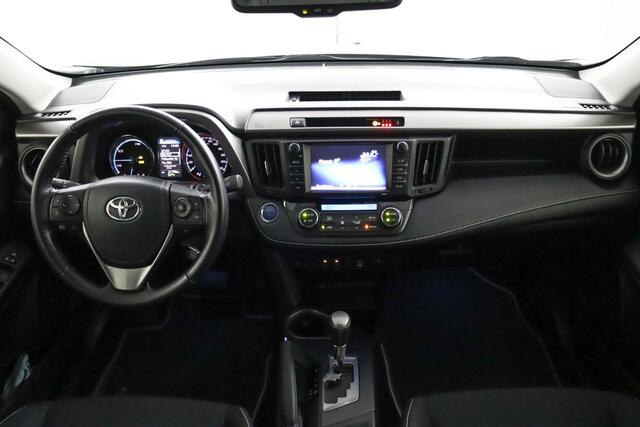 Toyota RAV4 2.5 Hybrid AWD Style | Trekhaak | Unieke Kilometerstand | Parkeersensoren | Elektrische Achterklep | Stoel/Stuurverwarming | 1650KG Trekvermogen |