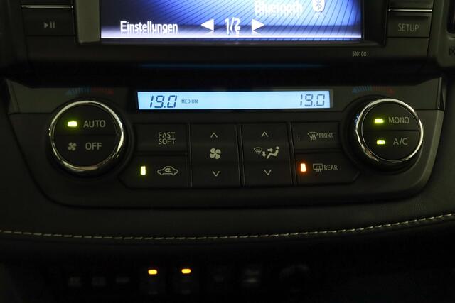 Toyota RAV4 2.5 Hybrid AWD Style | Trekhaak | Unieke Kilometerstand | Parkeersensoren | Elektrische Achterklep | Stoel/Stuurverwarming | 1650KG Trekvermogen |