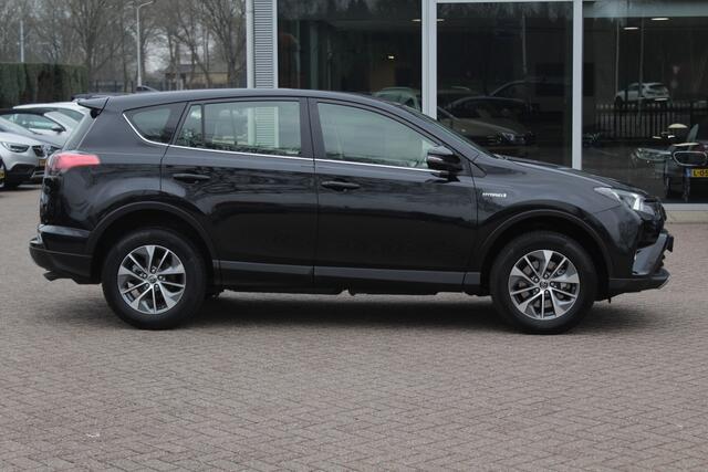Toyota RAV4 2.5 Hybrid Dynamic / Camera / Navigatie / Cruise Control / 2e Eigenaar / Compleet dealer onderhouden