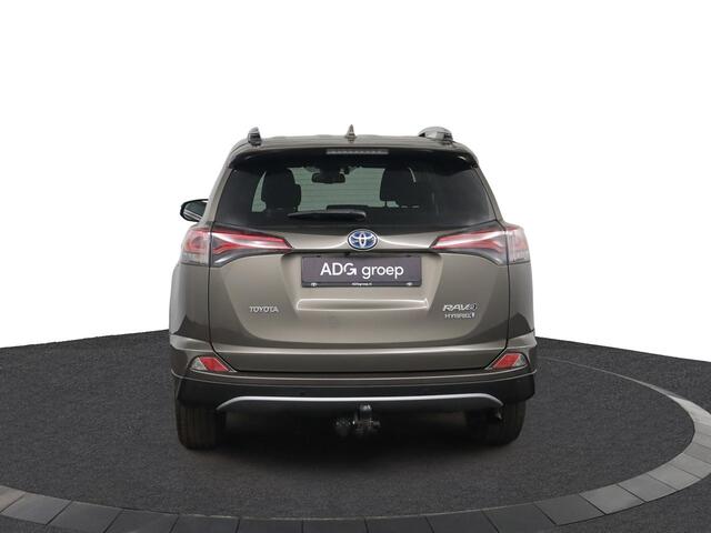 Toyota RAV4 2.5 Hybrid AWD Style | Trekhaak | Unieke Kilometerstand | Parkeersensoren | Elektrische Achterklep | Stoel/Stuurverwarming | 1650KG Trekvermogen |