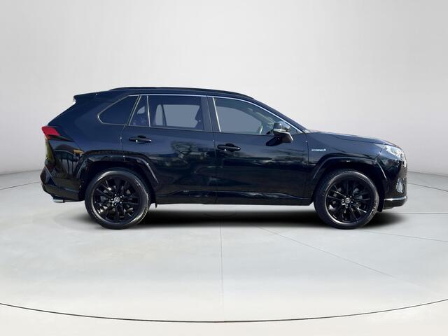 Toyota RAV4 2.5 Hybrid AWD Black Edition | Trekhaak | JBL audio | Carplay | Stoel- + stuurverwarming | Camera's rondom |