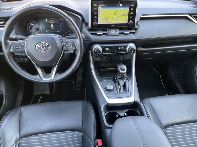 Toyota RAV4 2.5 Hybrid AWD Black Edition | Trekhaak | JBL audio | Carplay | Stoel- + stuurverwarming | Camera's rondom |