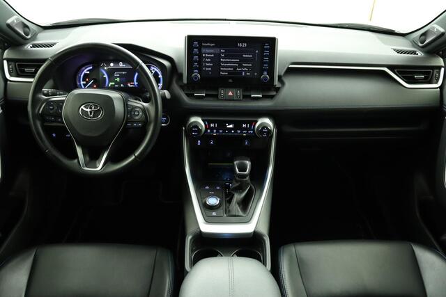 Toyota RAV4 2.5 Hybrid AWD Bi-Tone | 1650kg trekgewicht! | Electrische Achterklep | Parkeersensoren rondom | Camera | Draadloos Telefoonladen | 10 Jaar Garantie |