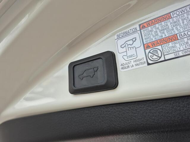 Toyota RAV4 2.5 Hybrid AWD Executive | Navigatie | 360 graden camera | Leder | Schuif-kanteldak