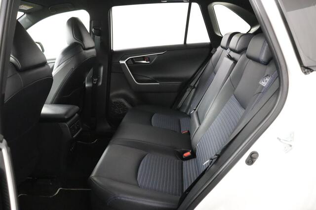 Toyota RAV4 2.5 Hybrid Bi-Tone | Apple Carplay/Android auto | 360Camera | JBL Audio | Stoelverwarming | Trekhaak |