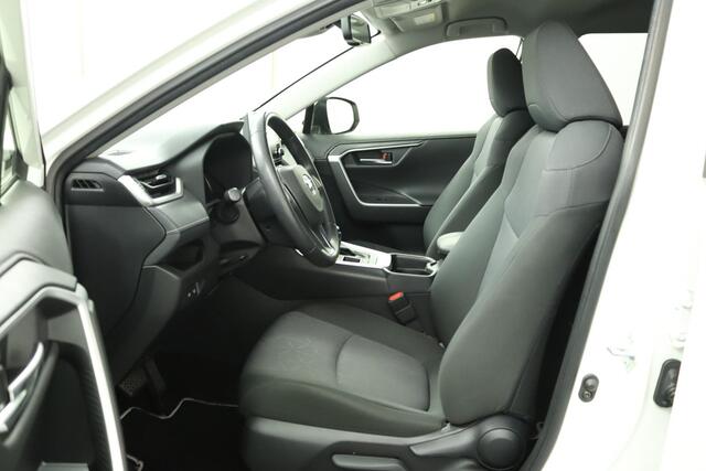 Toyota RAV4 2.5 Hybrid Dynamic | Adaptive Cruise Control | Achteruitrijcamera | Stoelverwarming | Trekhaak | Apple Carplay | Android Auto |