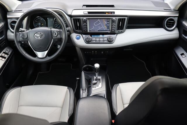 Toyota RAV4 2.5 Hybrid AWD Executive, Beige Leder, Bearlock