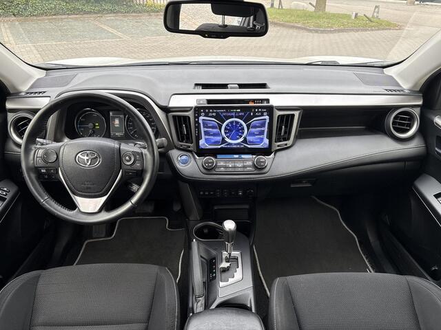 Toyota RAV4 2.5 Hybrid Style **APPLE CARPLAY & ANDROID AUTO/ STUURVERWARMING/ TREKHAAK**