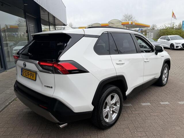 Toyota RAV4 2.5 Hybrid Active | FACE LIFT MODEL | LED KOPLAMPEN | NAVIGATIE | KEYLESS ENTRY/GO | CAMERA | PARKEER SENSOREN |