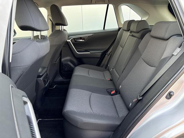 Toyota RAV4 2.5 Hybrid Active Ultimate **NAVIGATIE/ DODEHOEK DETECTIE/ STOELVERWARMING**