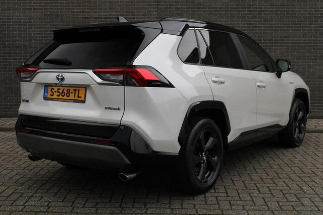 Toyota RAV4 2.5 Hybrid Bi-Tone JBL AUDIO, Trekhaak, Automaat, Elektr. Achterklep, Stoelverw., Dodehoek detectie, Keyless Entry/Start, Navigatie, Achteruitrijcamera, Cruise/Climate Control