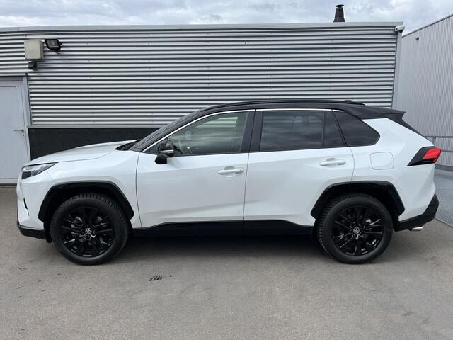Toyota RAV4 2.5 Hybrid AWD Bi-tone Trekhaak, navigatie Apple CarPlay/Android Auto, parkeersensoren v&a, stoelverwarming, stuurverwarming, elektr. achterklep