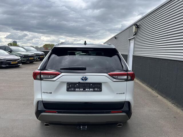 Toyota RAV4 2.5 Hybrid AWD Bi-tone Trekhaak, navigatie Apple CarPlay/Android Auto, parkeersensoren v&a, stoelverwarming, stuurverwarming, elektr. achterklep