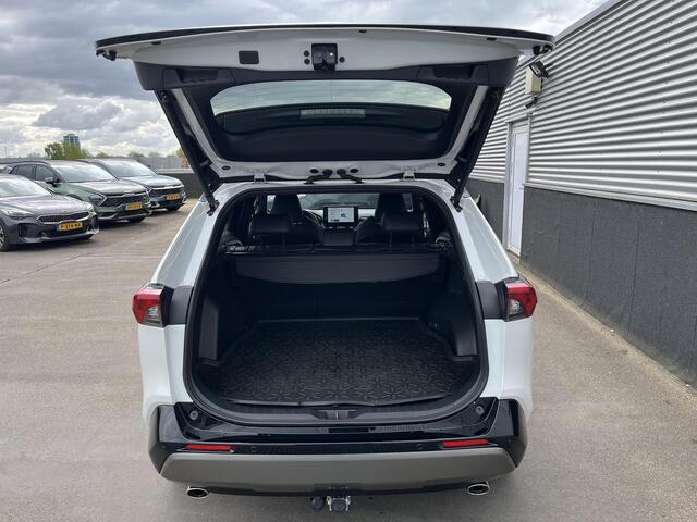 Toyota RAV4 2.5 Hybrid AWD Bi-tone Trekhaak, navigatie Apple CarPlay/Android Auto, parkeersensoren v&a, stoelverwarming, stuurverwarming, elektr. achterklep