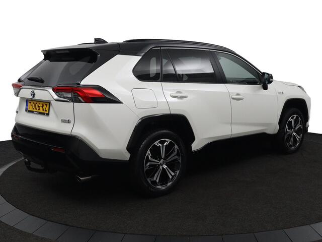 Toyota RAV4 2.5 Plug-in Hybrid AWD Bi-Tone Plus | Trekhaak | JBL Audio | Led Verlichting | 360 Camera en Sensoren | Stoelverwarming en Verkoeling |