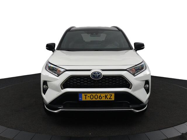 Toyota RAV4 2.5 Plug-in Hybrid AWD Bi-Tone Plus | Trekhaak | JBL Audio | Led Verlichting | 360 Camera en Sensoren | Stoelverwarming en Verkoeling |