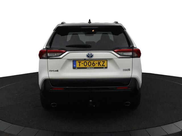 Toyota RAV4 2.5 Plug-in Hybrid AWD Bi-Tone Plus | Trekhaak | JBL Audio | Led Verlichting | 360 Camera en Sensoren | Stoelverwarming en Verkoeling |