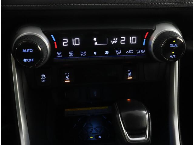 Toyota RAV4 2.5 Hybrid AWD Bi-Tone | Apple Carplay/Android Auto | Trekhaak | 1650KG Trekvermogen | Parkeersensoren | JBL Audio | 360Camera |