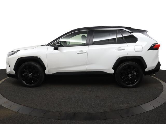 Toyota RAV4 2.5 Hybrid AWD Bi-Tone | Stoel- en Stuurwielverwarming | 1.650kg Trekgewicht | Camera | Electrische achterklep |