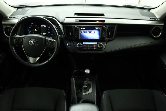 Toyota RAV4 2.5 Hybrid AWD Style | 1650kg trekgewicht | Keyless Entry | Camera | Navigatie | Electrische Achterklep | Trekhaak |
