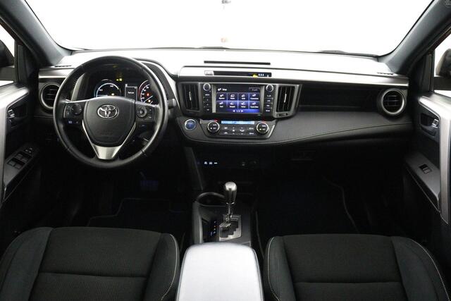 Toyota RAV4 2.5 Hybrid AWD Dynamic | Parkeersensoren, voor en achter | Navigatie | Trekhaak | elektrisch schuif kanteldak |