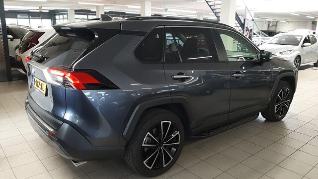 Toyota RAV4 2.5 Hybrid AWD Executive Origineel NL auto Treeplanken Trekhaak Premium Pack 1650kg trekgewicht AWD Executive Origineel NL auto Treeplanken Trekhaak Premium Pack 1650kg trekgewicht