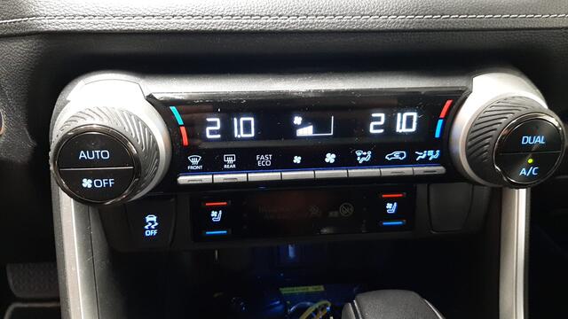 Toyota RAV4 2.5 Hybrid AWD Executive Origineel NL auto Treeplanken Trekhaak Premium Pack 1650kg trekgewicht AWD Executive Origineel NL auto Treeplanken Trekhaak Premium Pack 1650kg trekgewicht