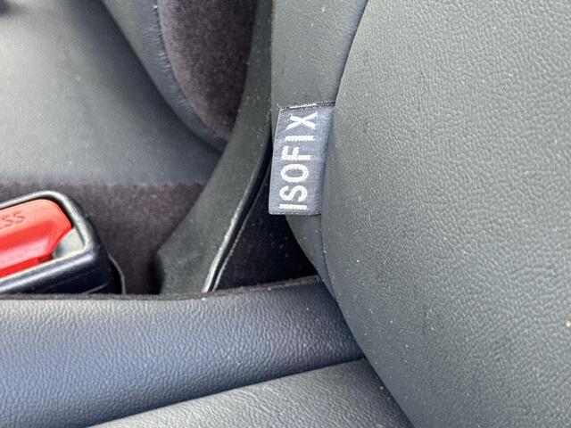 Toyota RAV4 2.5 Hybrid AWD Executive | Navigatie | Elektrisch schuif-/kanteldak | Lederen bekleding