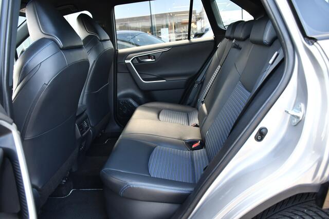 Toyota RAV4 2.5 Hybrid AWD Bi-Tone Limited Automaat 222pk | JBL | Innovation-pack | Dodehoekdetectie | Trekhaak geremd 1.650 kg |