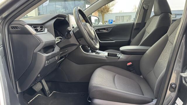 Toyota RAV4 2.5. Style | Navi | Camera | Cruise