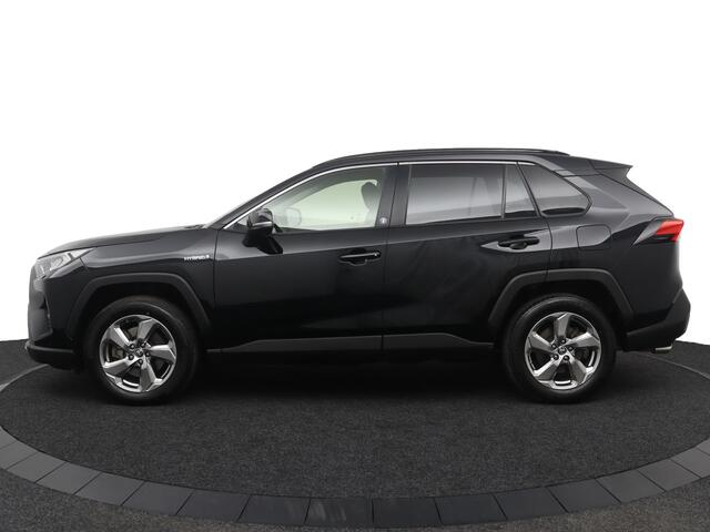 Toyota RAV4 2.5 Hybrid AWD | Stuur en stoelverwarming | Electrische achterklep | Trekhaak | 1650 Trekgewicht |