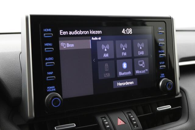 Toyota RAV4 2.5 Hybrid AWD | Stuur en stoelverwarming | Electrische achterklep | Trekhaak | 1650 Trekgewicht |